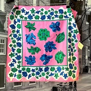NWOT LUSH 18" X 18" Pretty In Pink Floral Reusable Gift Wrap Knot Wrap